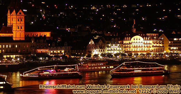 Rheinschifffahrt zur Leuchtenden Nacht am Mittelrhein bei Boppard am Rhein