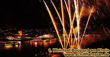 Rheinschifffahrt Weinfest Boppard am Rhein, Feuerwerk am Rheinufer, Leuchtende Nacht am Mittelrhein